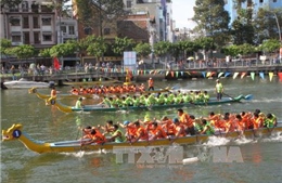 Sôi nổi ngày hội đua thuyền truyền thống Thành phố Hồ Chí Minh 